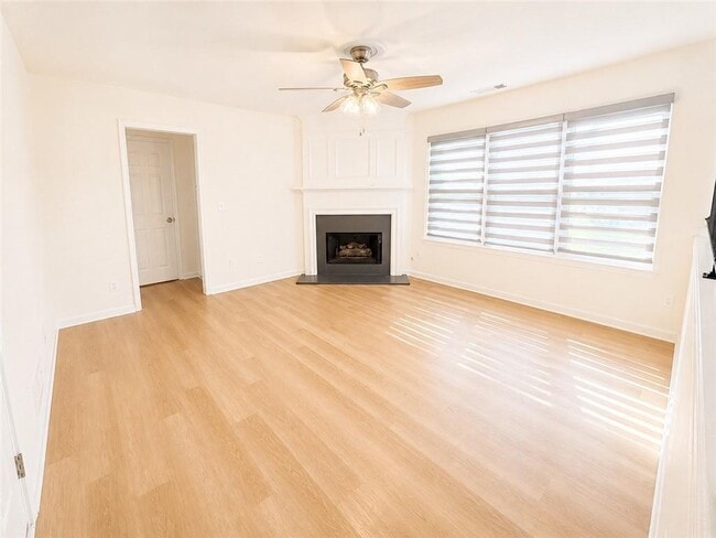 Building Photo - 414 Darter Dr NW