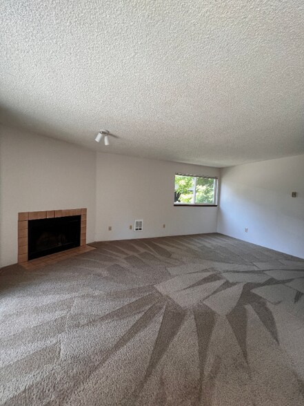 Primary Photo - 10522 Lake City Way NE