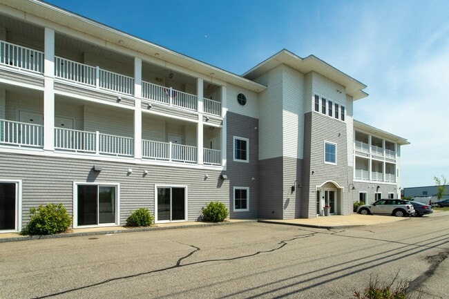 Building Photo - 419 NH-286