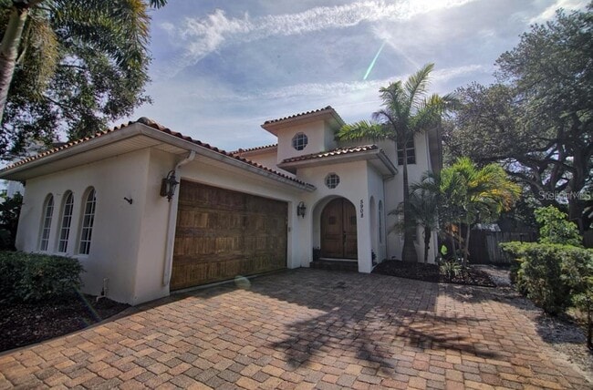 Building Photo - 5908 S Switzer Ave