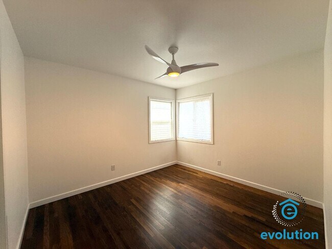 Building Photo - 843 Grove Ave