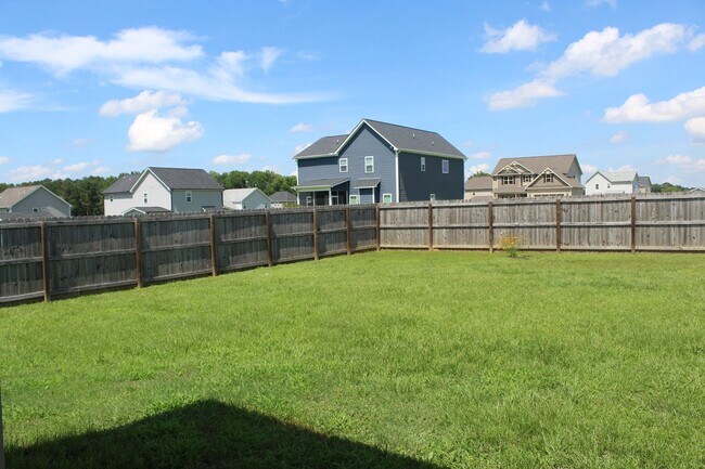 Building Photo - 3 Bed/2 Bath Home - Desirable Planter's Ridge Subdivision/CBA Schools