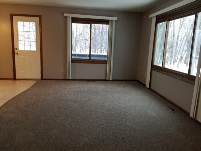 Building Photo - 7361 France Ave N