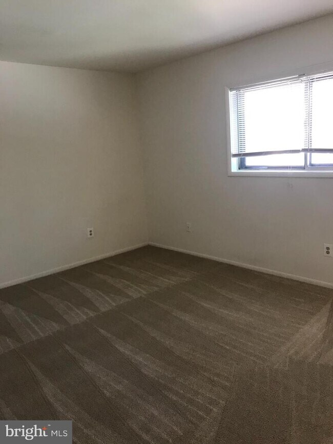 Building Photo - 7821 Enola St