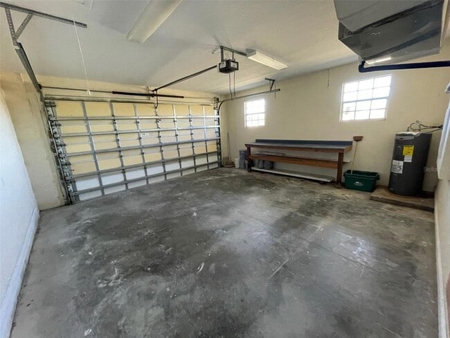 Building Photo - 10365 Pendleton Ave