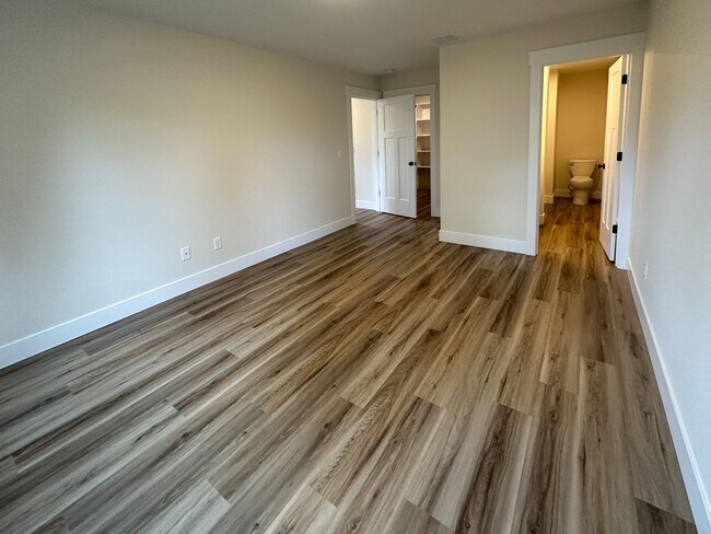 Building Photo - BOONE661-663 -NEW