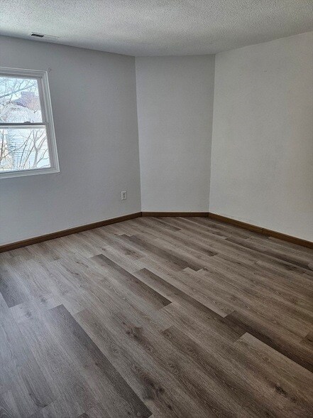 Building Photo - 75 Scotch Pond Pl