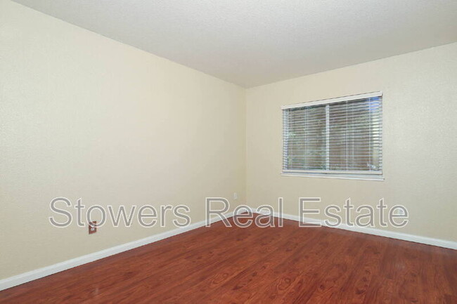 Building Photo - 2041 Crater Peak Way