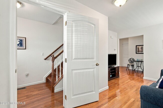 Building Photo - 15 Farragut Ave