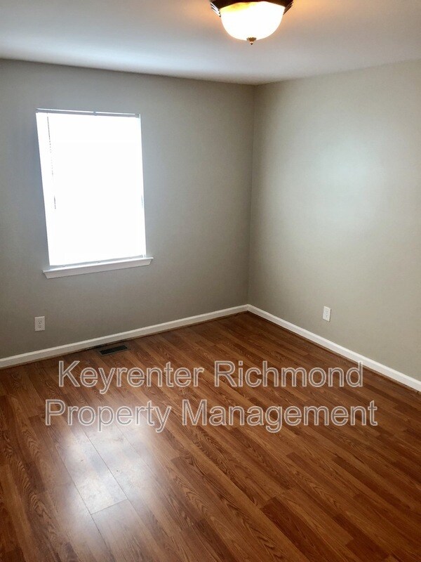 Building Photo - 6400 Kensington Ave