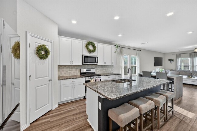 Building Photo - 210 Briarwood Ln