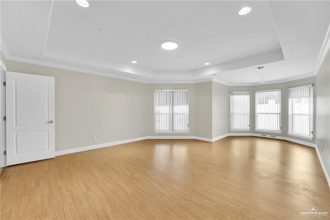 Building Photo - 321 Condor Ave