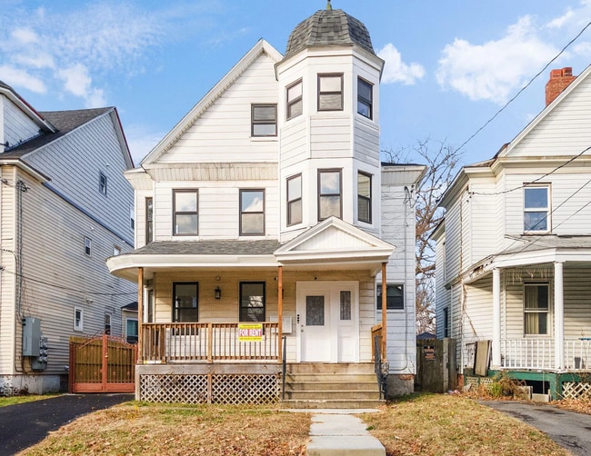 Building Photo - 84 N Allen St