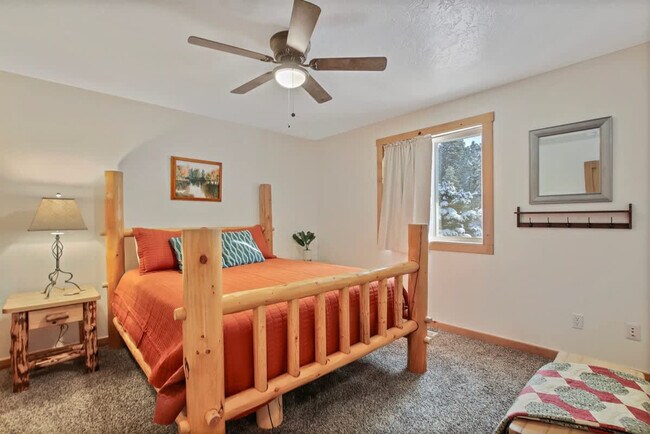 Building Photo - 130 Par Dr