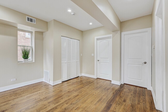 Building Photo - 5040 W Berenice Ave