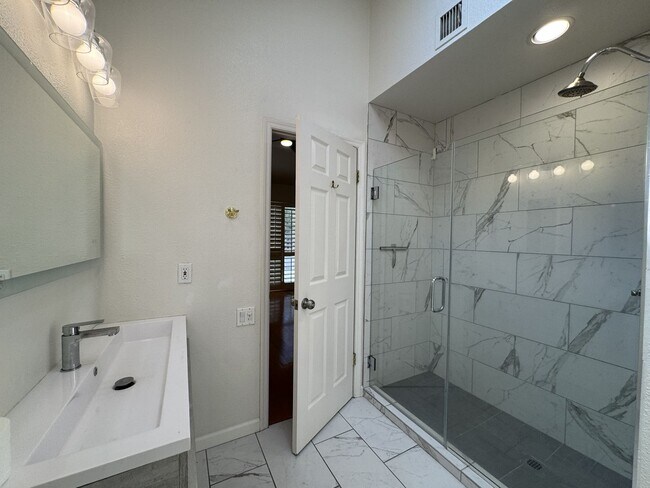 Building Photo - 7272 E Gainey Ranch Rd