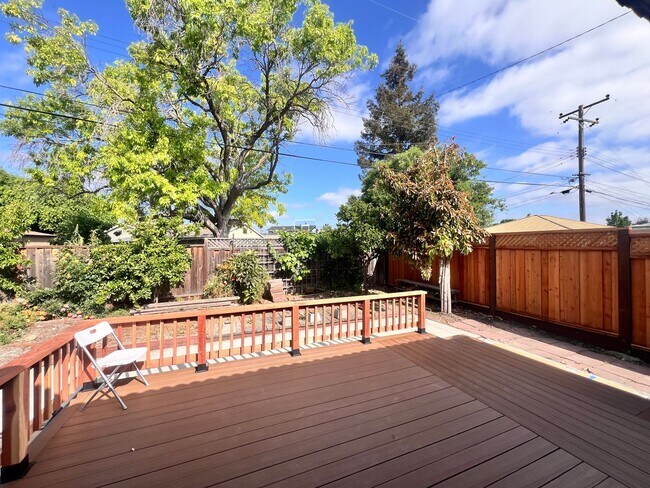 Building Photo - Completely Remodeled 4 Bedroom Home with C...
