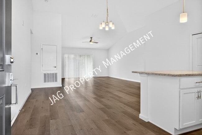 Building Photo - 251 Vin Rose Cir SE