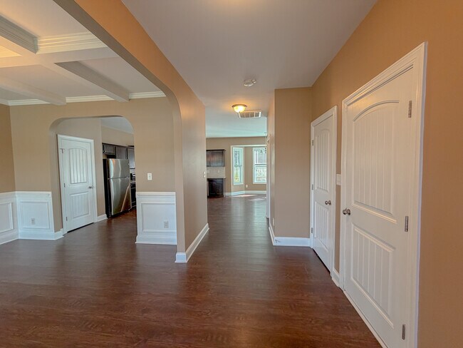 Building Photo - 501 Sonoma Rd
