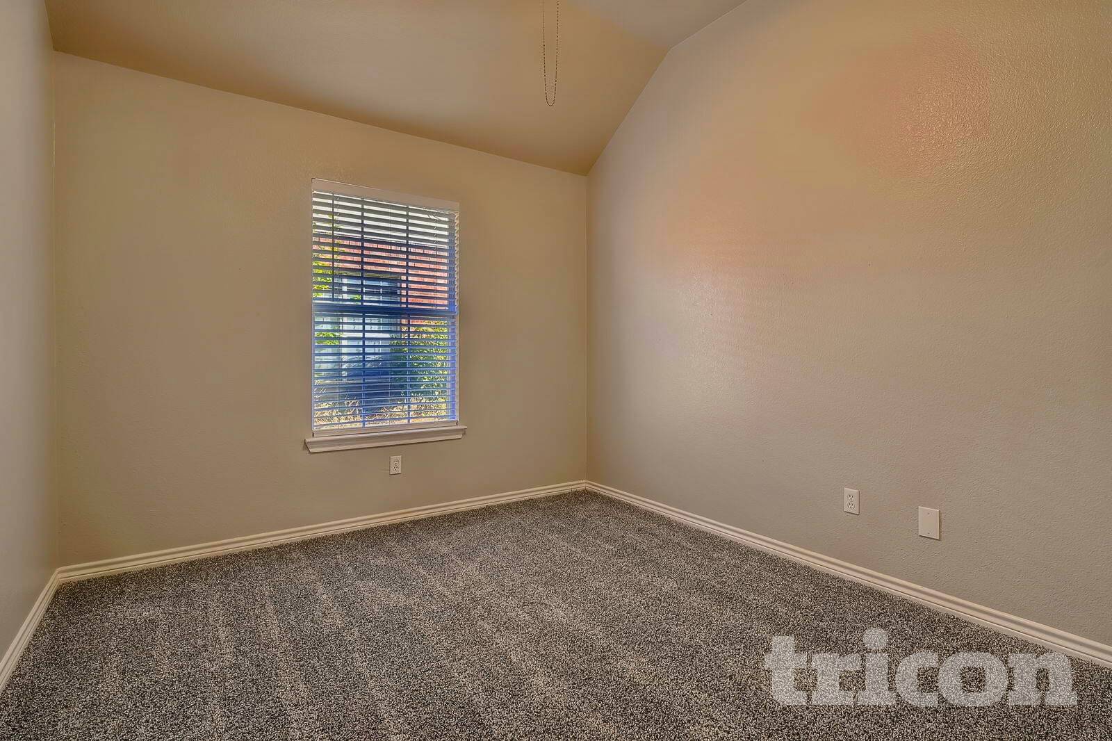 Building Photo - 1711 Newcastle Dr