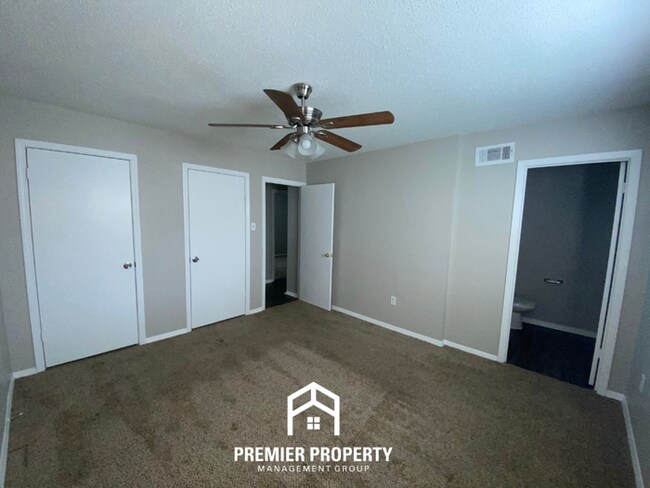 Building Photo - 6313 Leamont Dr