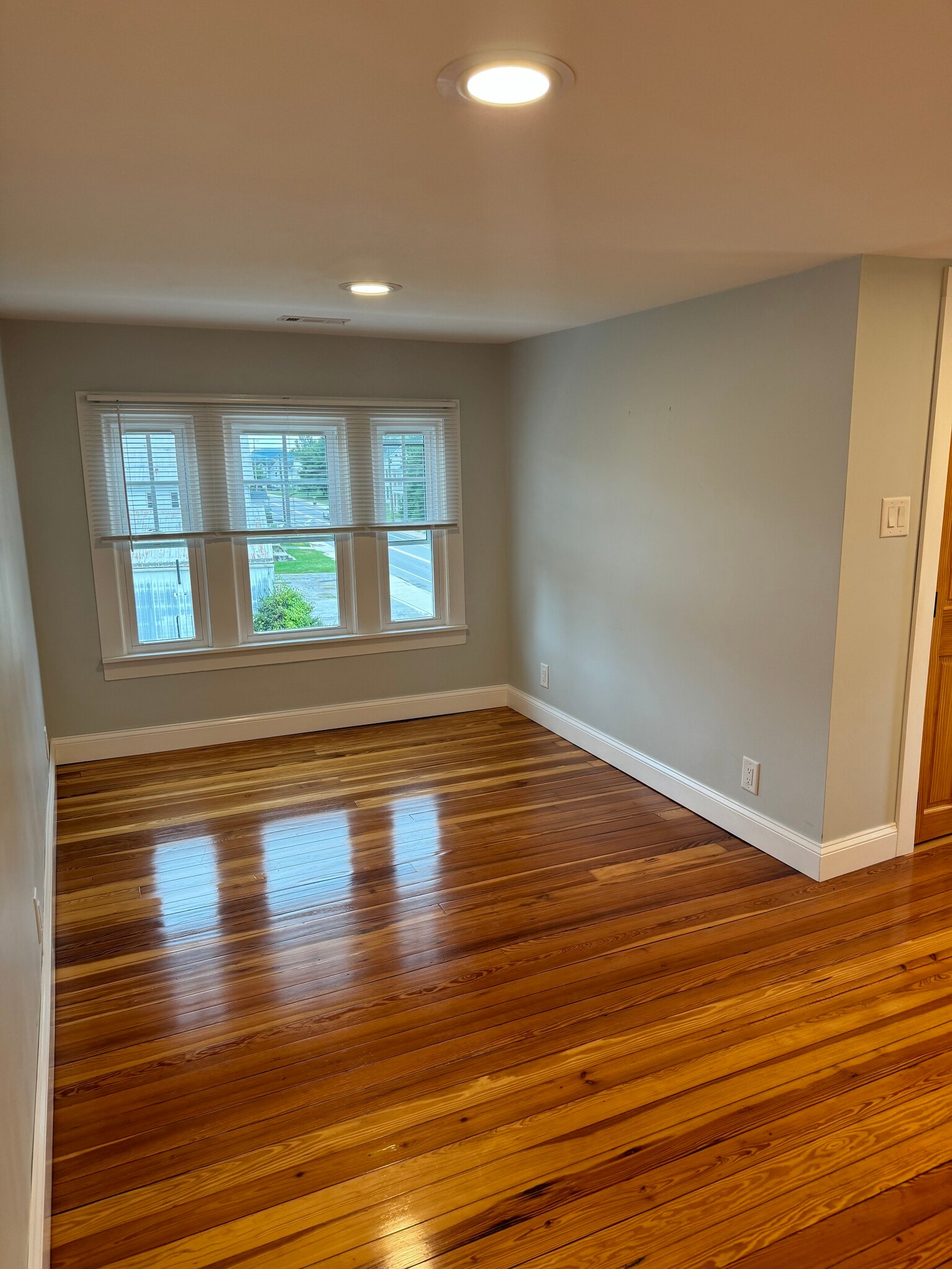 Kitchen/ dining room - 925 Francis Scott Key Hwy