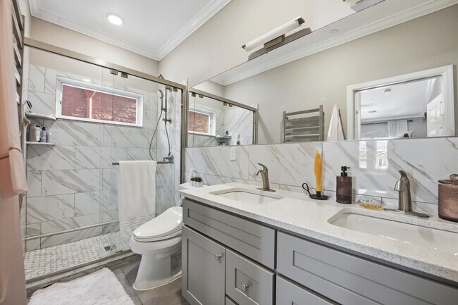 Building Photo - 936 Pavonia Ave