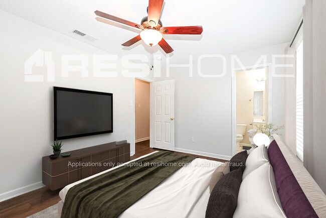 Building Photo - 9740 Stonewood Dr