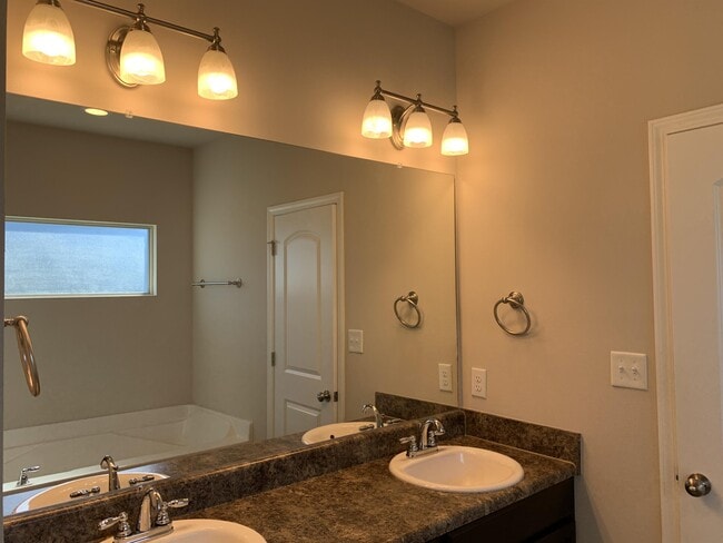 Building Photo - 8591 Prince Ct