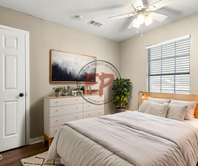 Building Photo - 521 Jancy Dr