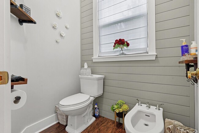 Building Photo - 500 Turnberry Ln