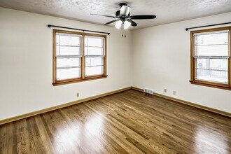 Building Photo - PRE-LEASING Spacious 3-Bed and 2-Bath Apartment!