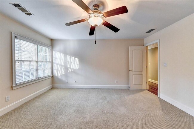 Building Photo - 3871 River Mansion Dr NW