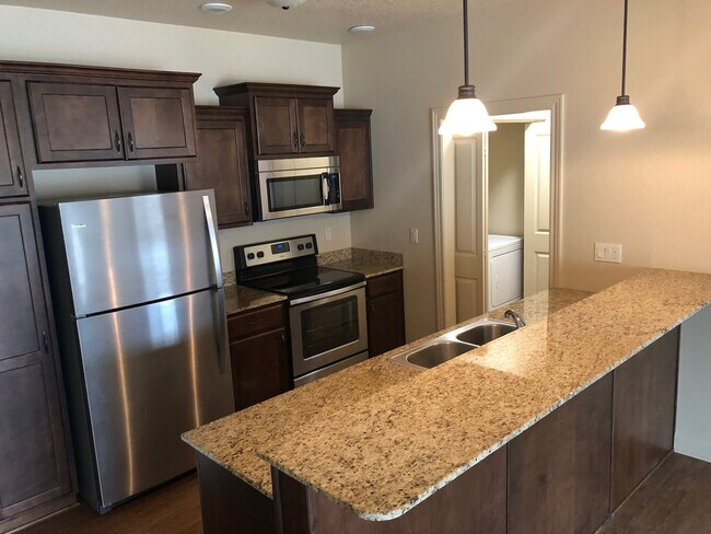 Building Photo - 2715 Bobcat Dr