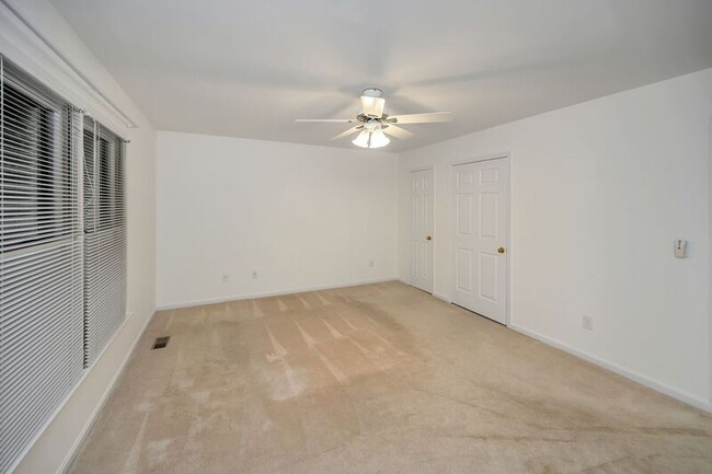 Building Photo - 3914 Doran Rd