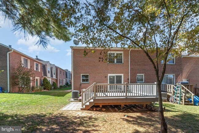 Building Photo - 825 Chesney Ln