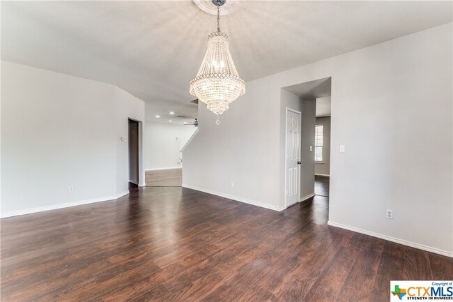 Building Photo - 300 Santolina Ln