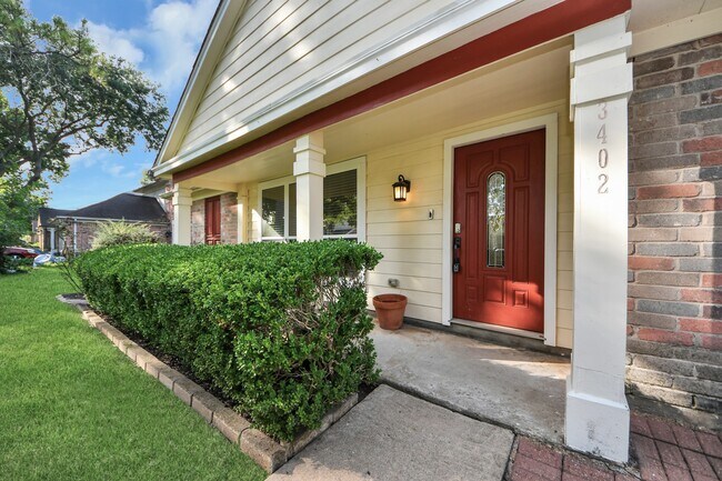 Building Photo - 3402 Hidden Creek Dr