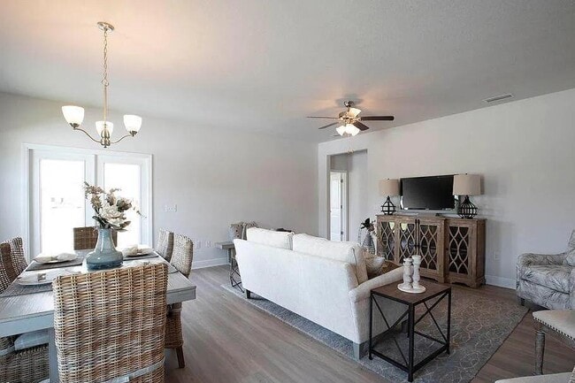 Building Photo - 248 Sea Grv Wy