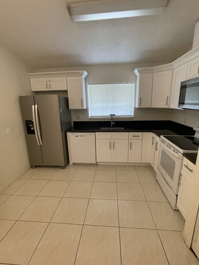 Building Photo - 1312 Ravida Cir