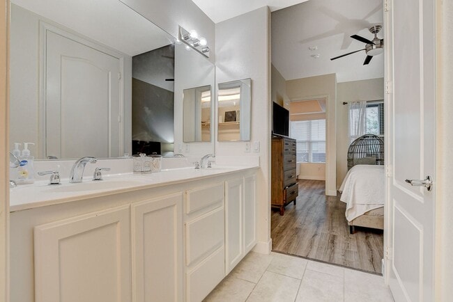 Building Photo - Luxury Guard-Gated Condo Near Las Vegas Blvd with Resort-Style Amenities!