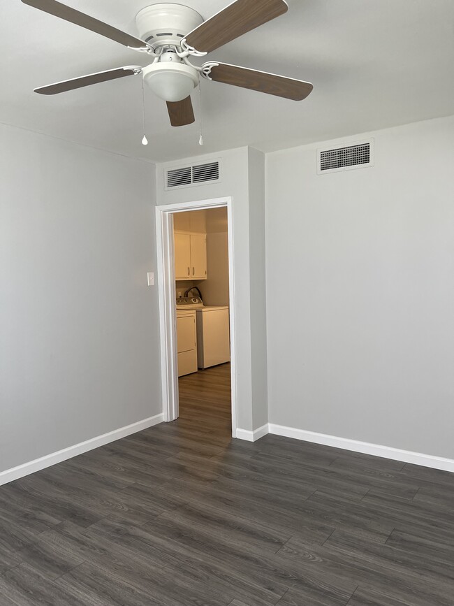 Dining Room - 2915 Bayview Blvd