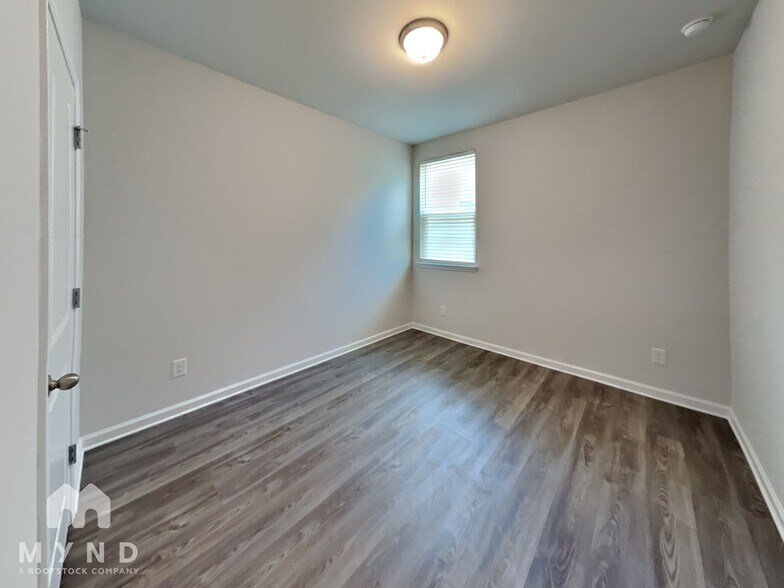 Building Photo - 683 Riverwood Pass