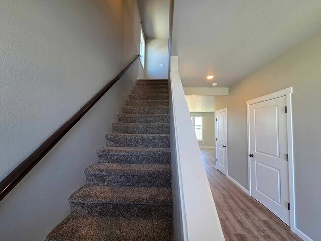Building Photo - Stunning 3 Bedroom Home In Quincy! HUGE MO...