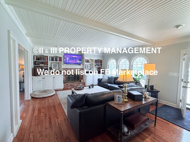 Building Photo - 1314 W Red Bridge Rd