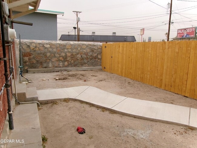 Building Photo - 3733 Bliss Ave