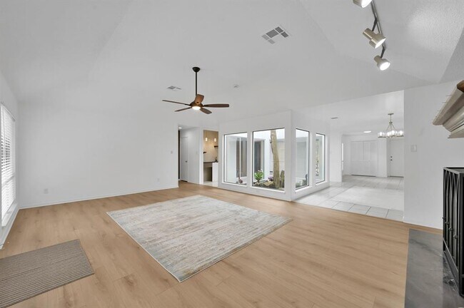 Building Photo - 12326 Rocky Knoll Dr