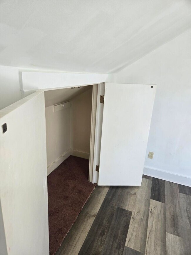 Building Photo - 3746 W 39th St