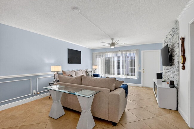 Building Photo - 18731 Stewart Cir