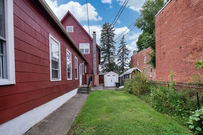 Building Photo - 7 105th St